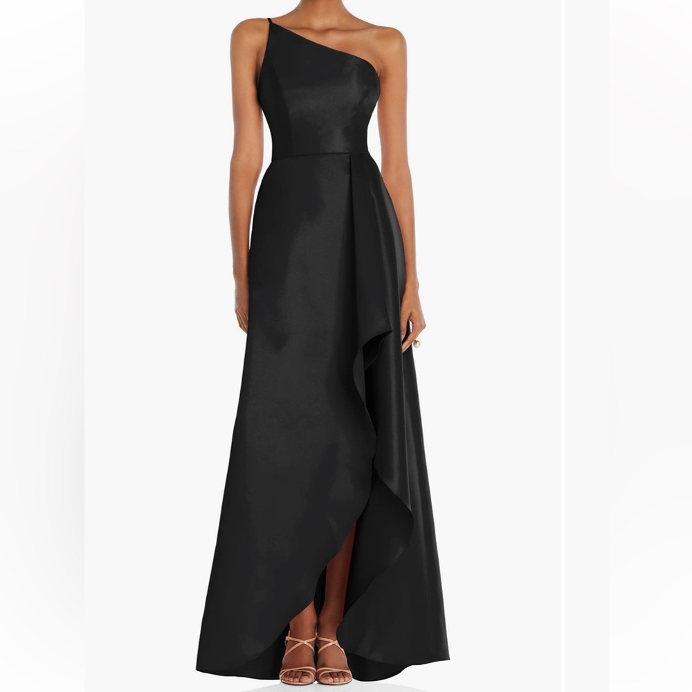 Elegant Black Evening Gown